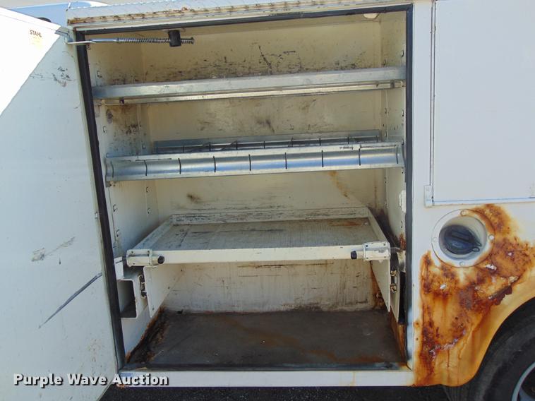 image for item EE9334 2000 Chevrolet 3500 utility bed pickup truck