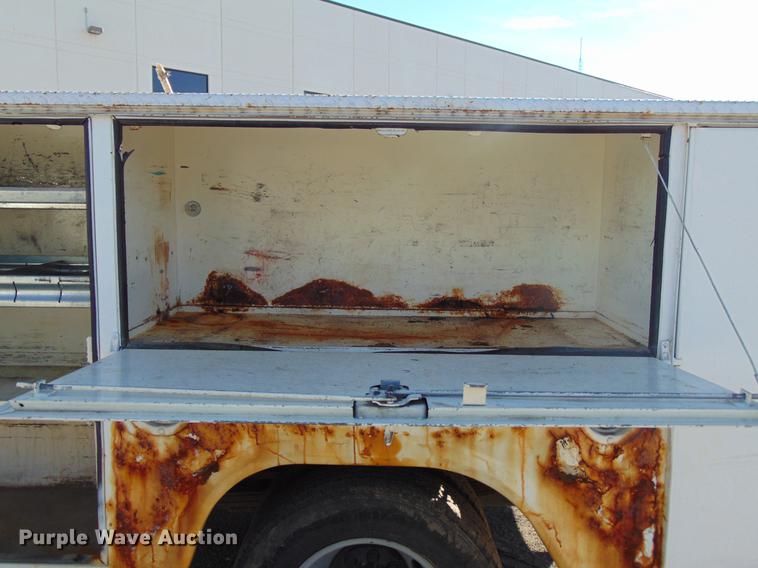 image for item EE9334 2000 Chevrolet 3500 utility bed pickup truck