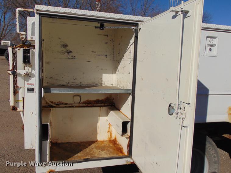 image for item EE9334 2000 Chevrolet 3500 utility bed pickup truck