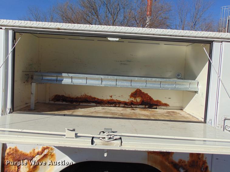 image for item EE9334 2000 Chevrolet 3500 utility bed pickup truck