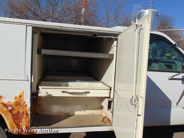 image for item EE9334 2000 Chevrolet 3500 utility bed pickup truck