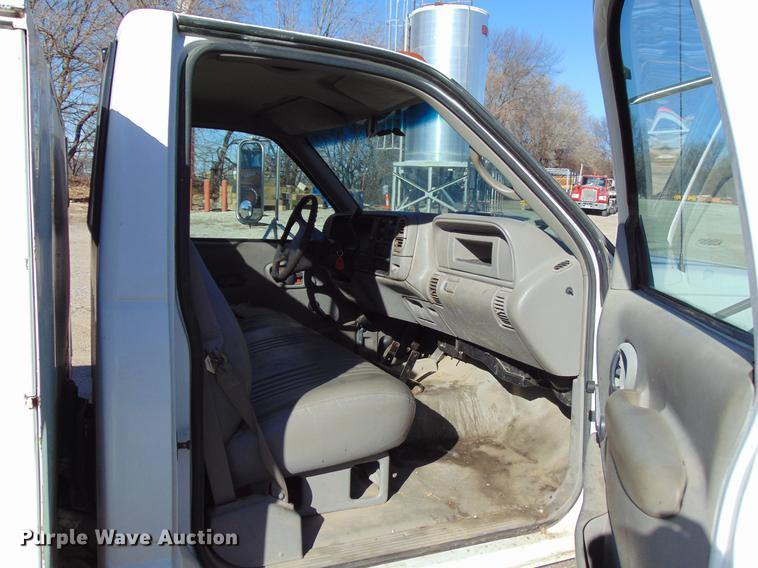 image for item EE9334 2000 Chevrolet 3500 utility bed pickup truck