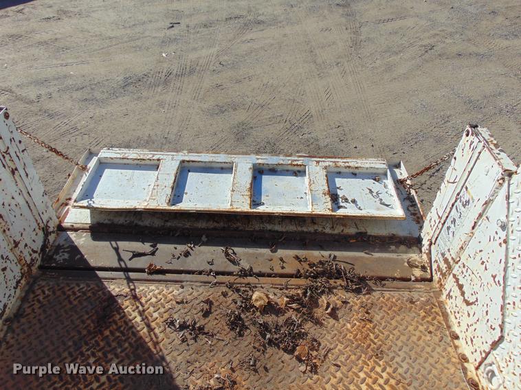 image for item EE9334 2000 Chevrolet 3500 utility bed pickup truck