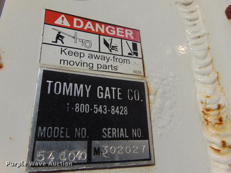 image for item EE9334 2000 Chevrolet 3500 utility bed pickup truck