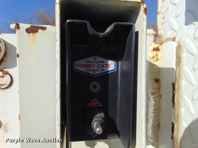 image for item EE9334 2000 Chevrolet 3500 utility bed pickup truck