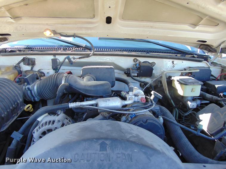 image for item EE9334 2000 Chevrolet 3500 utility bed pickup truck