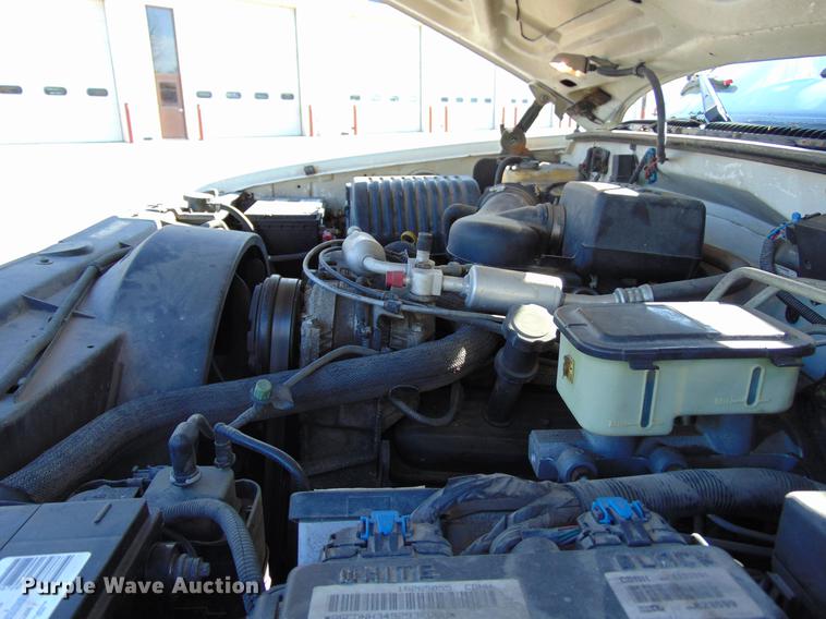 image for item EE9334 2000 Chevrolet 3500 utility bed pickup truck