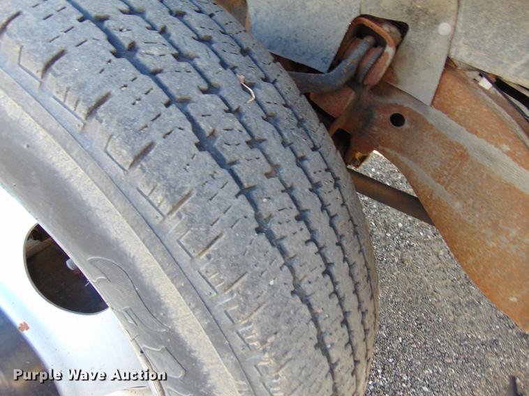 image for item EE9334 2000 Chevrolet 3500 utility bed pickup truck