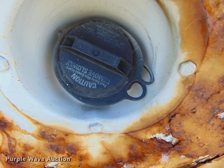 image for item EE9334 2000 Chevrolet 3500 utility bed pickup truck