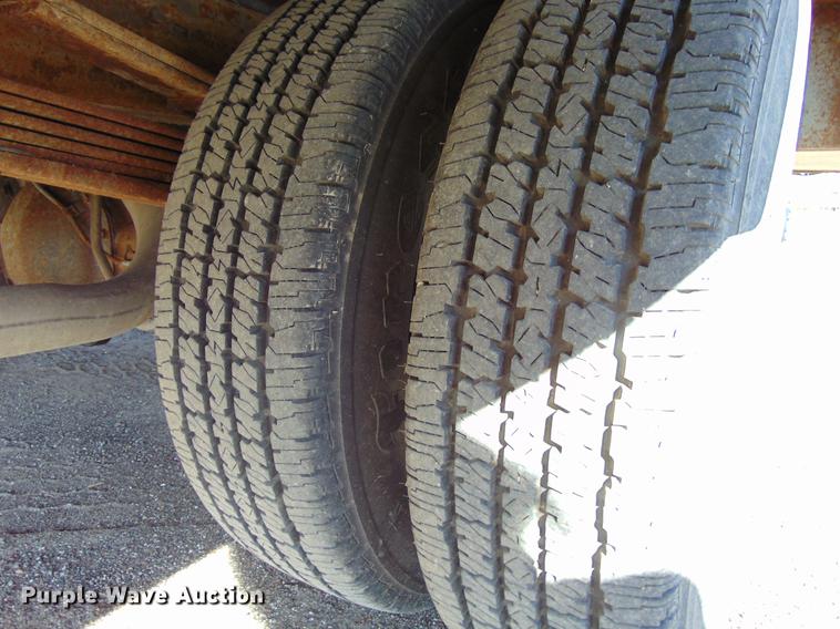 image for item EE9334 2000 Chevrolet 3500 utility bed pickup truck