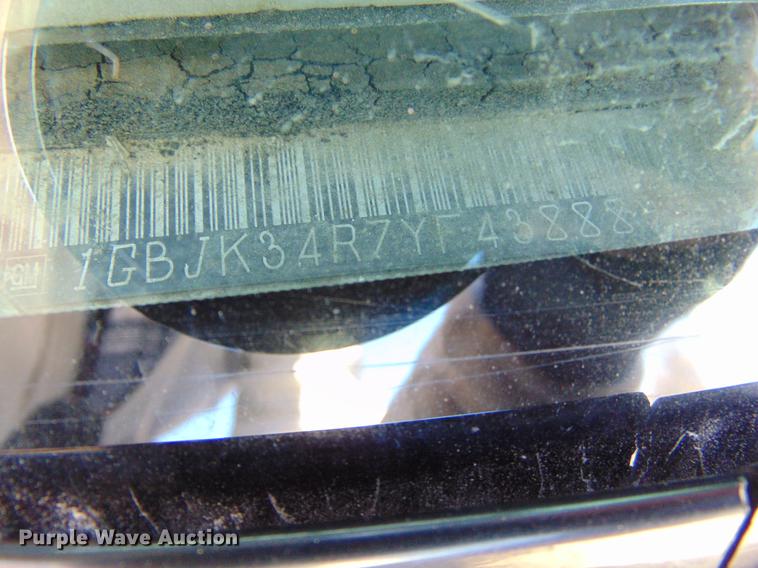 image for item EE9334 2000 Chevrolet 3500 utility bed pickup truck