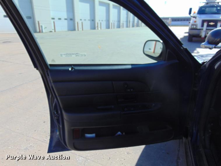 image for item EE9335 2011 Ford Crown Victoria Police Interceptor