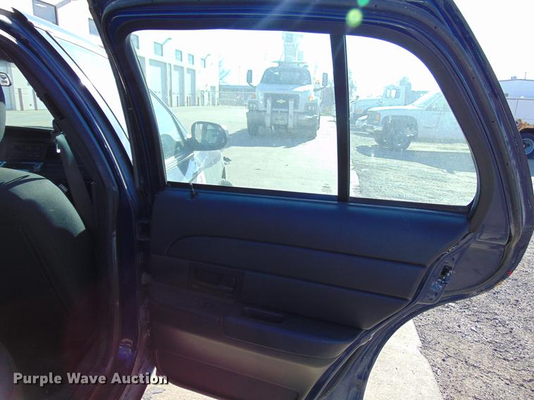 image for item EE9335 2011 Ford Crown Victoria Police Interceptor