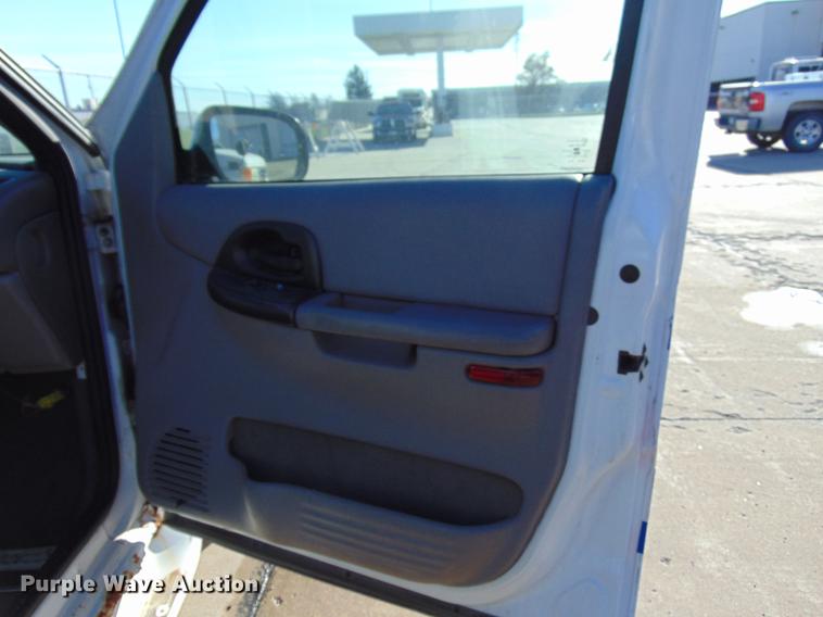 image for item EE9336 2002 Chevrolet Venture van