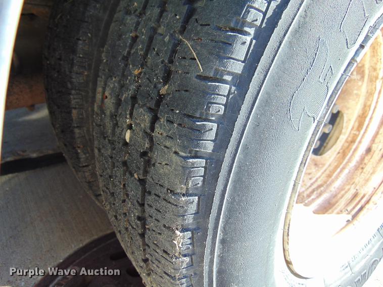 image for item EE9337 2005 Ford Econoline 450 bus