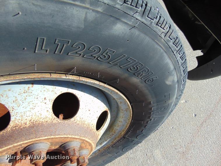 image for item EE9337 2005 Ford Econoline 450 bus