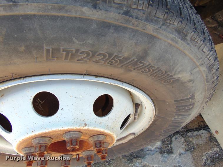 image for item EE9337 2005 Ford Econoline 450 bus