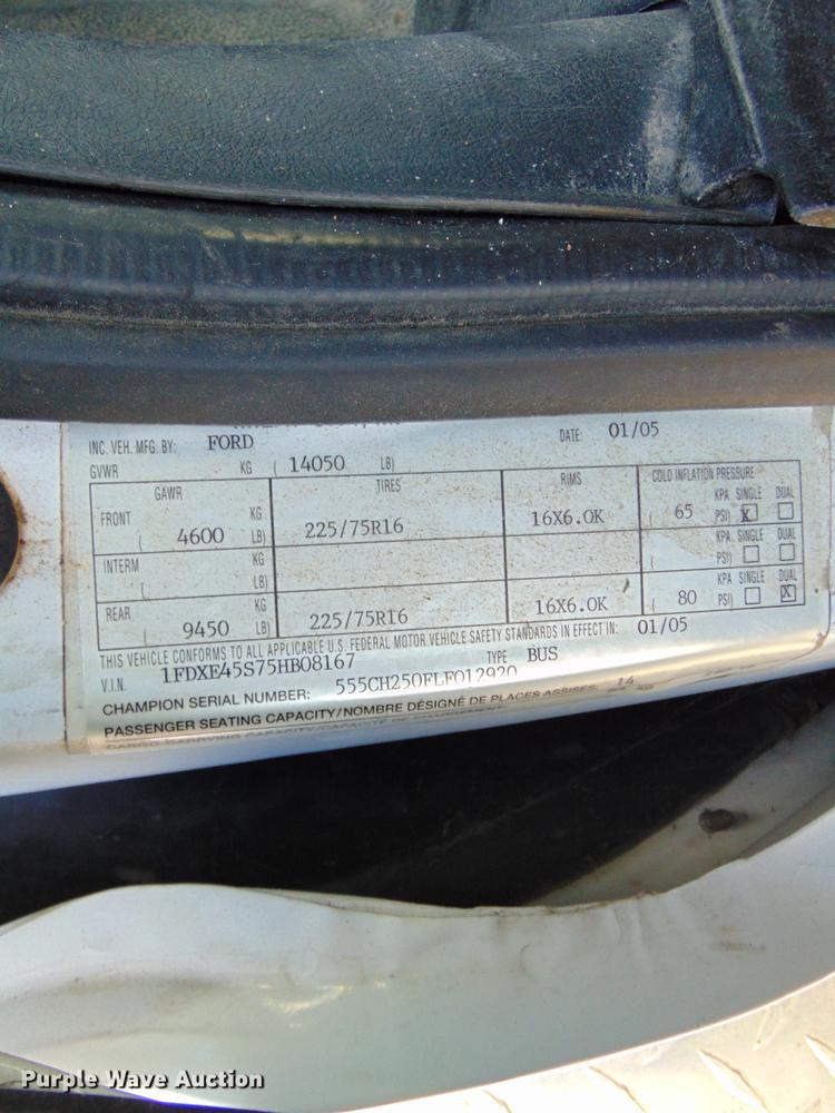 image for item EE9337 2005 Ford Econoline 450 bus