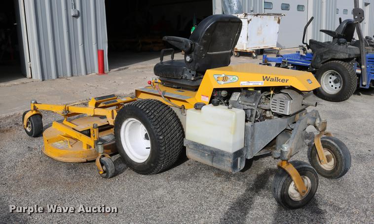 image for item EH9588 2012 Walker MBS29 ZTR lawn mower