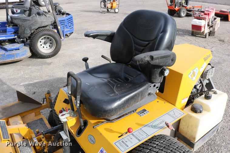 image for item EH9588 2012 Walker MBS29 ZTR lawn mower