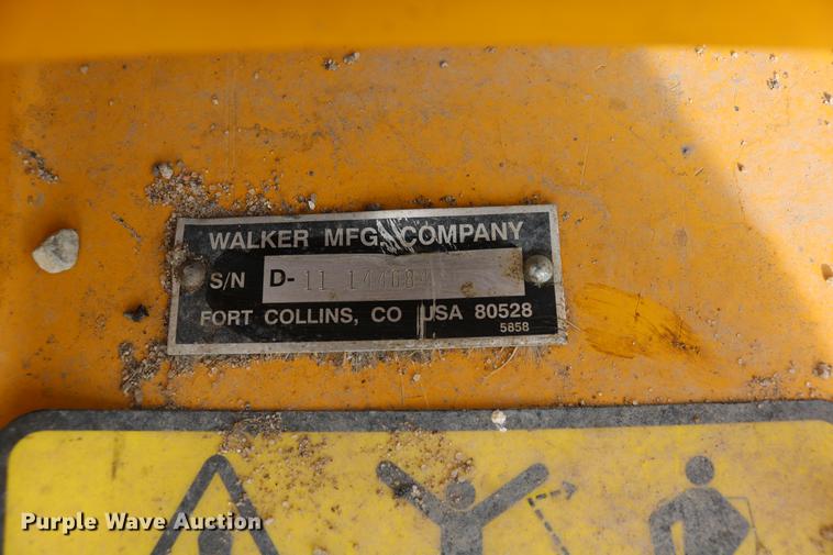 image for item EH9588 2012 Walker MBS29 ZTR lawn mower