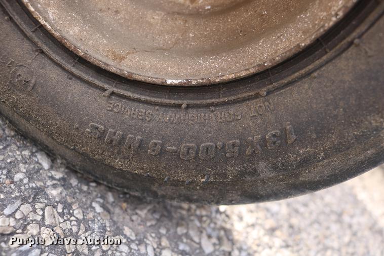 image for item EH9588 2012 Walker MBS29 ZTR lawn mower