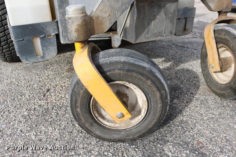 image for item EH9588 2012 Walker MBS29 ZTR lawn mower