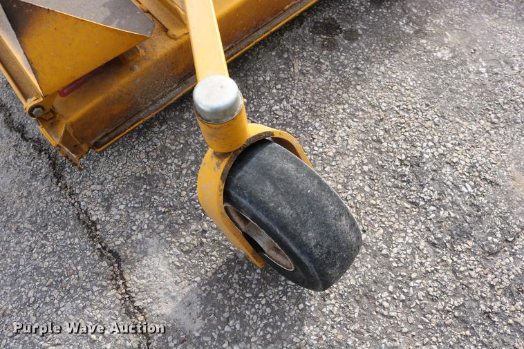 image for item EH9588 2012 Walker MBS29 ZTR lawn mower