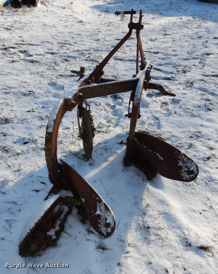 image for item EP9086 (2) plows