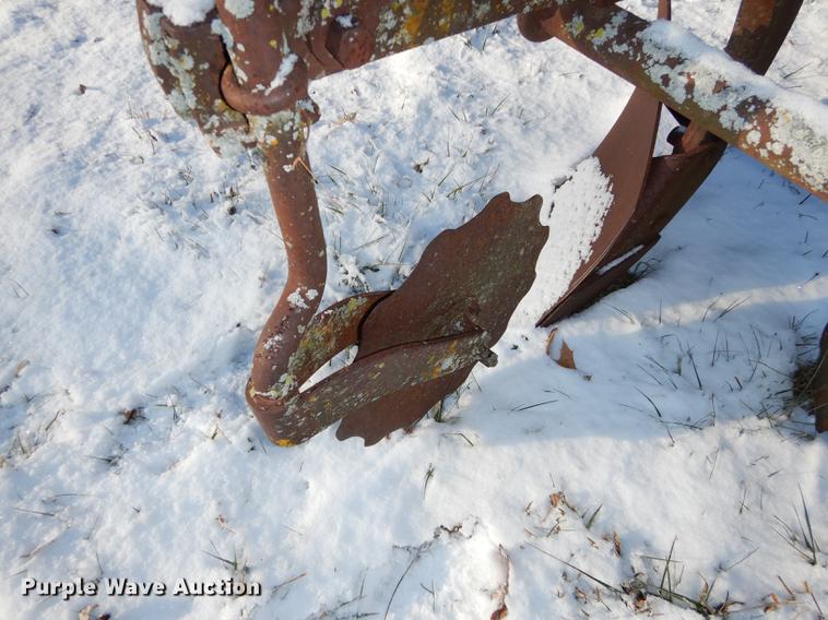 image for item EP9086 (2) plows