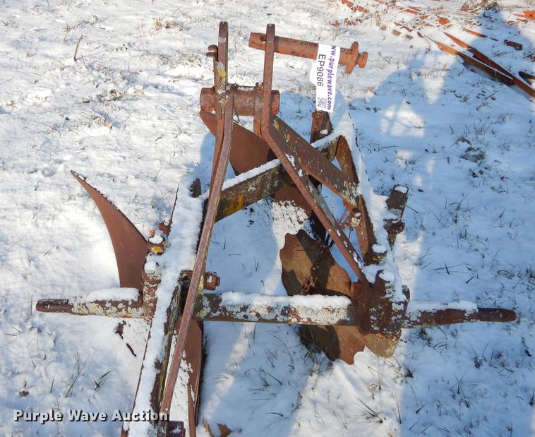 image for item EP9086 (2) plows