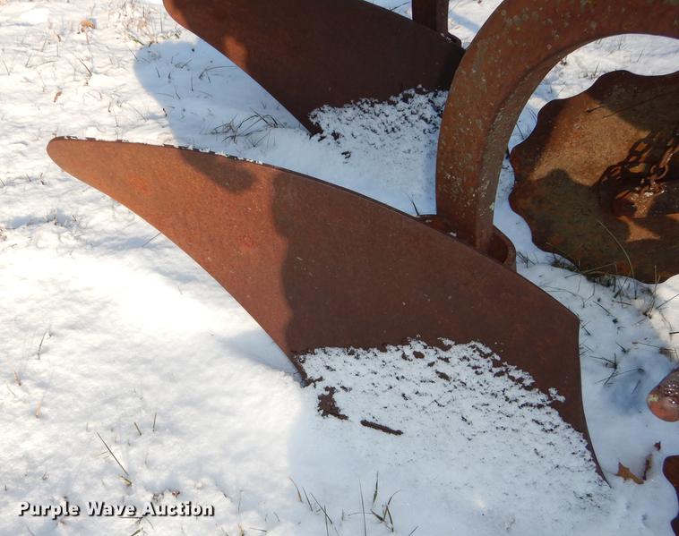 image for item EP9086 (2) plows