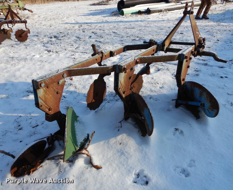 image for item EP9086 (2) plows