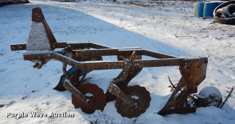 image for item EP9086 (2) plows