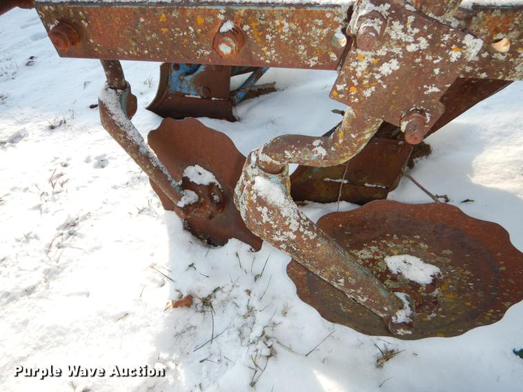 image for item EP9086 (2) plows