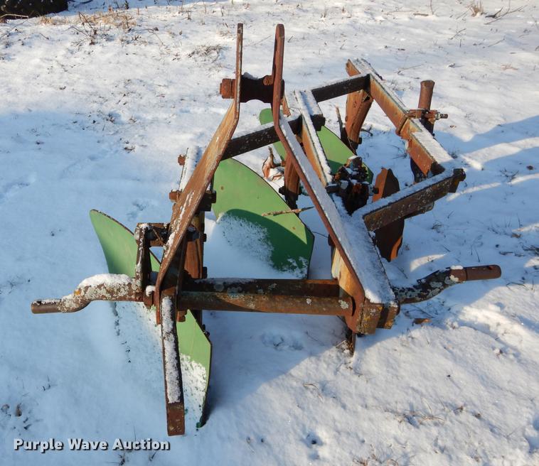 image for item EP9086 (2) plows