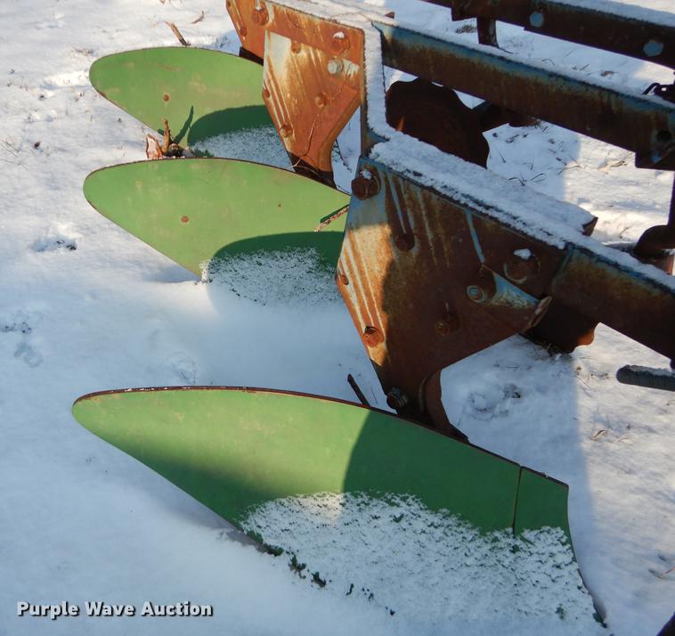 image for item EP9086 (2) plows