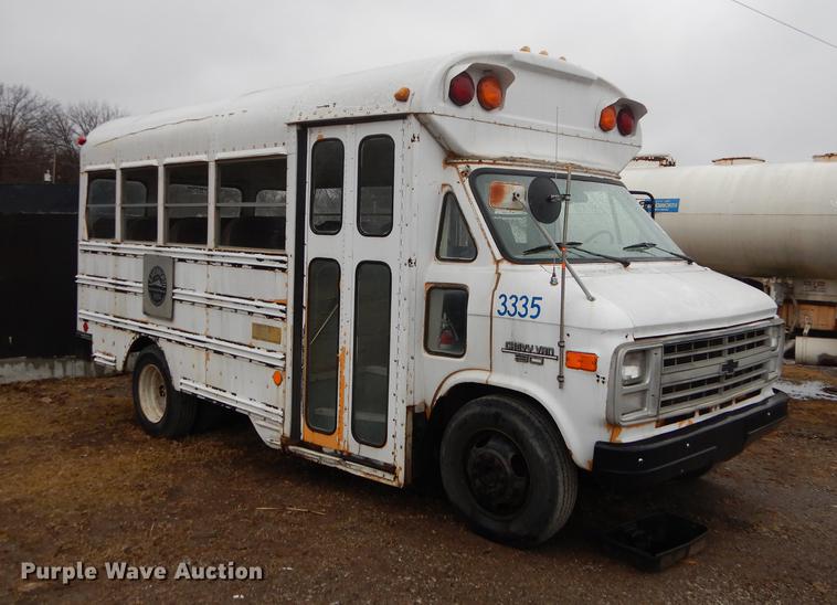 image for item J5510 1987 Chevrolet G30 school bus
