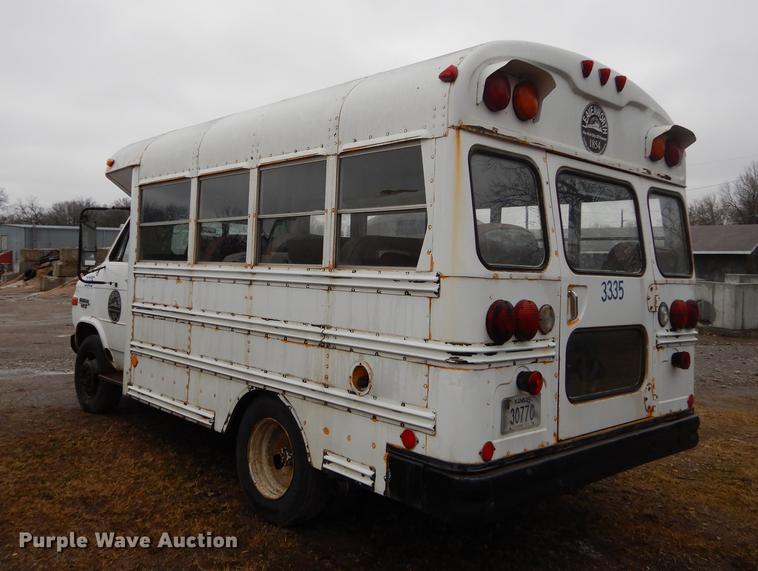 image for item J5510 1987 Chevrolet G30 school bus