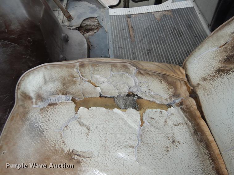 image for item J5510 1987 Chevrolet G30 school bus