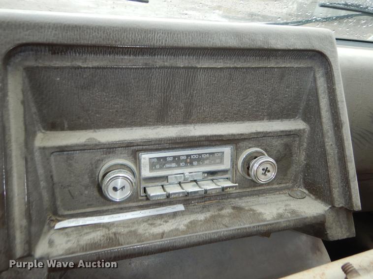 image for item J5510 1987 Chevrolet G30 school bus