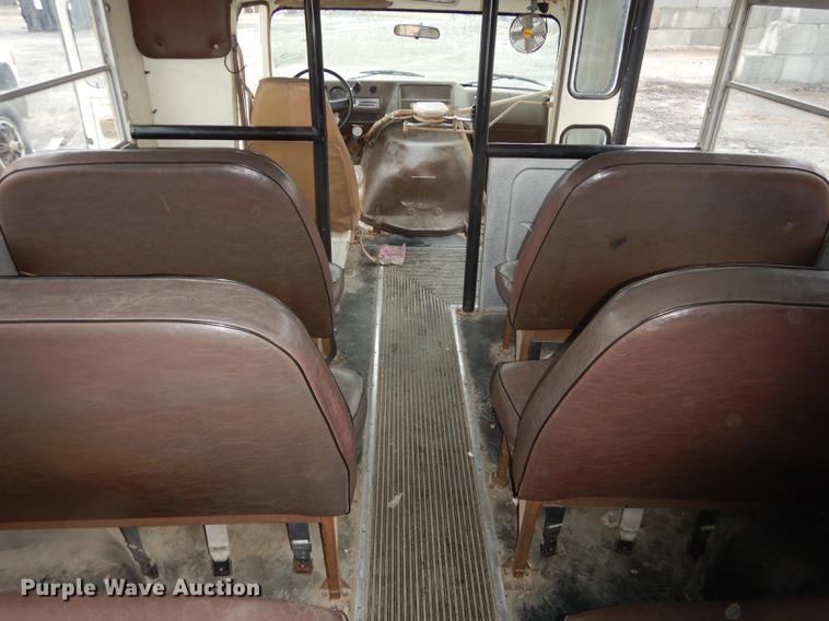 image for item J5510 1987 Chevrolet G30 school bus