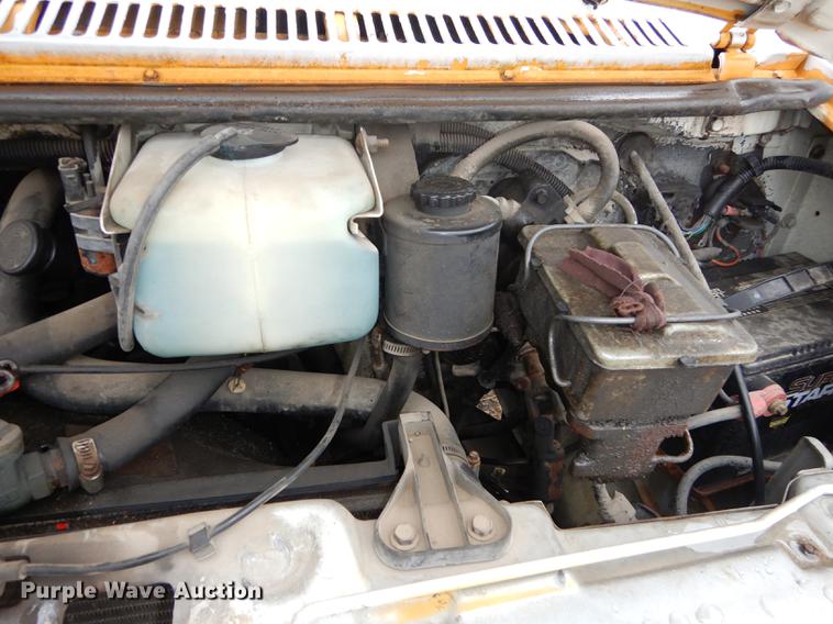 image for item J5510 1987 Chevrolet G30 school bus