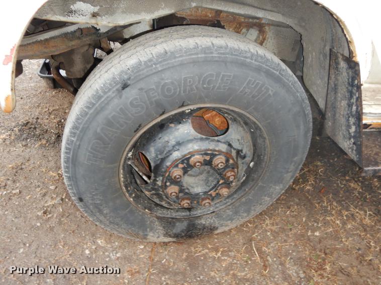 image for item J5510 1987 Chevrolet G30 school bus