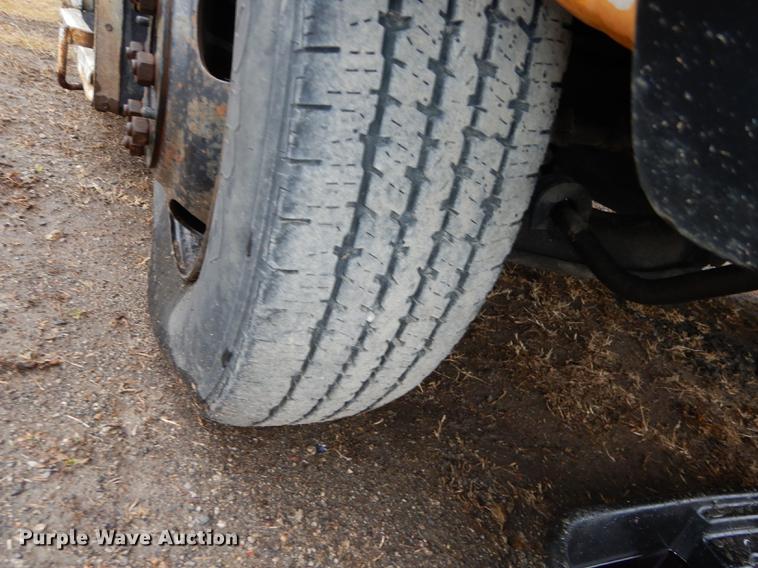 image for item J5510 1987 Chevrolet G30 school bus