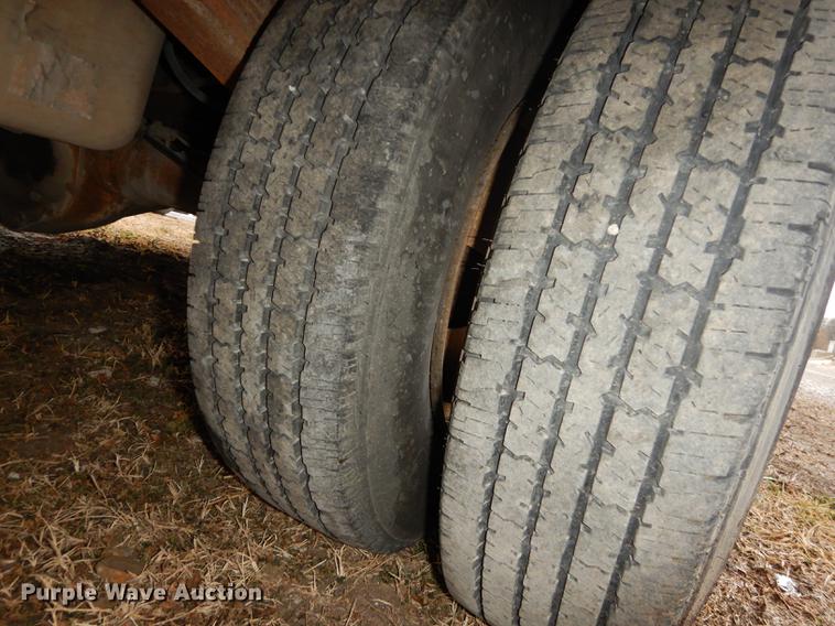 image for item J5510 1987 Chevrolet G30 school bus