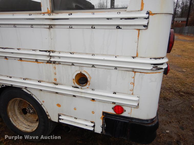 image for item J5510 1987 Chevrolet G30 school bus