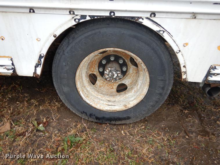 image for item J5510 1987 Chevrolet G30 school bus