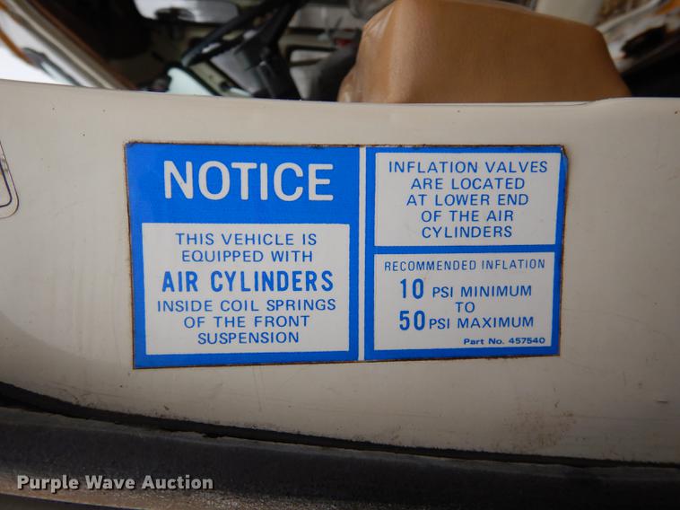 image for item J5510 1987 Chevrolet G30 school bus