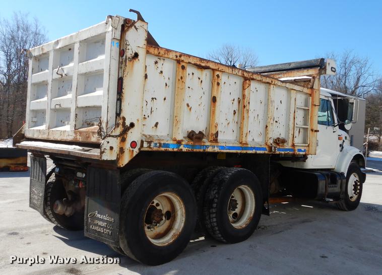 image for item J5532 2001 International 4900 dump truck